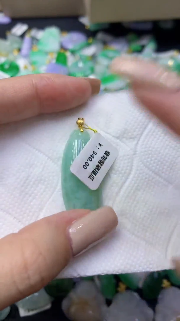 颈饰未镶嵌翡翠天然缅甸翡翠A货