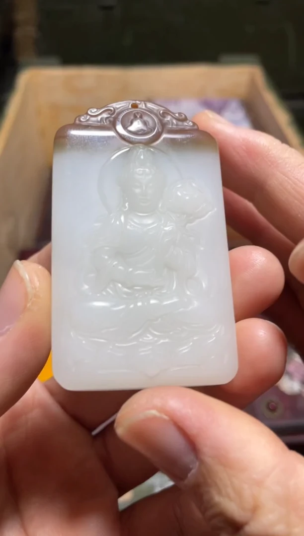 【闪购商品】俏色观音1件