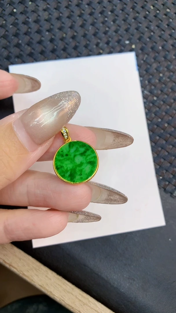 颈饰未镶嵌翡翠1