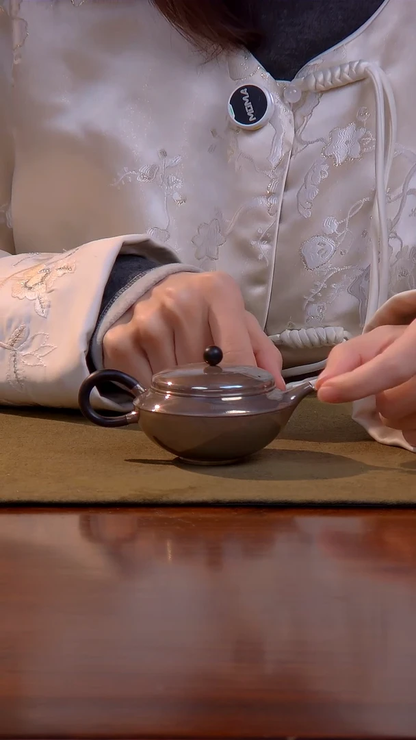 浮丘山房 见山 紫皮 足银 泡壶