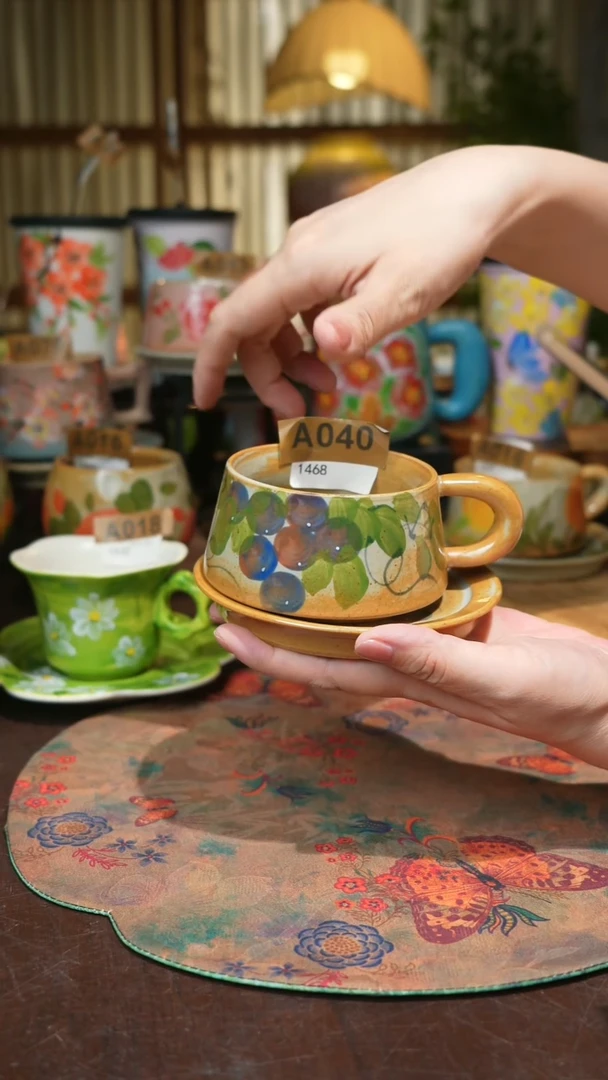 陶瓷景德镇高温釉下手绘陶瓷