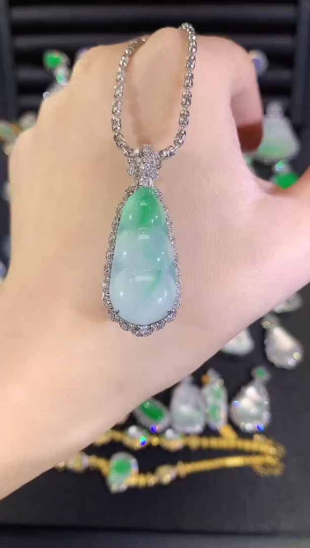 吊坠(不含链)18K金镶嵌翡翠33-豆子（不含链和扣