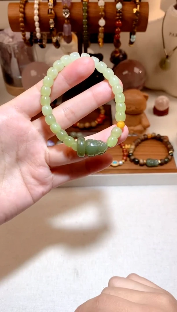 未镶嵌手串和田玉黄口渐变貔貅手串 多样性发一