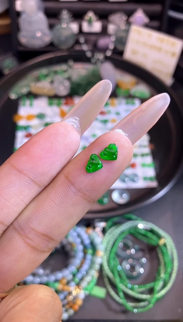 【闪购商品】翡翠挂件未镶嵌如意