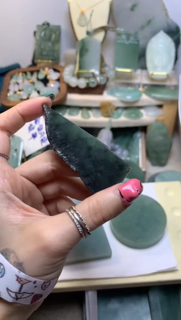 翡翠挂件未镶嵌缅甸A货翡翠，没有运费险