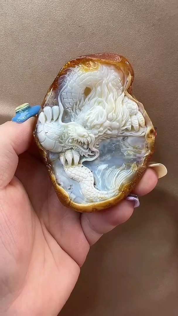 未镶嵌颈饰琥珀吊坠