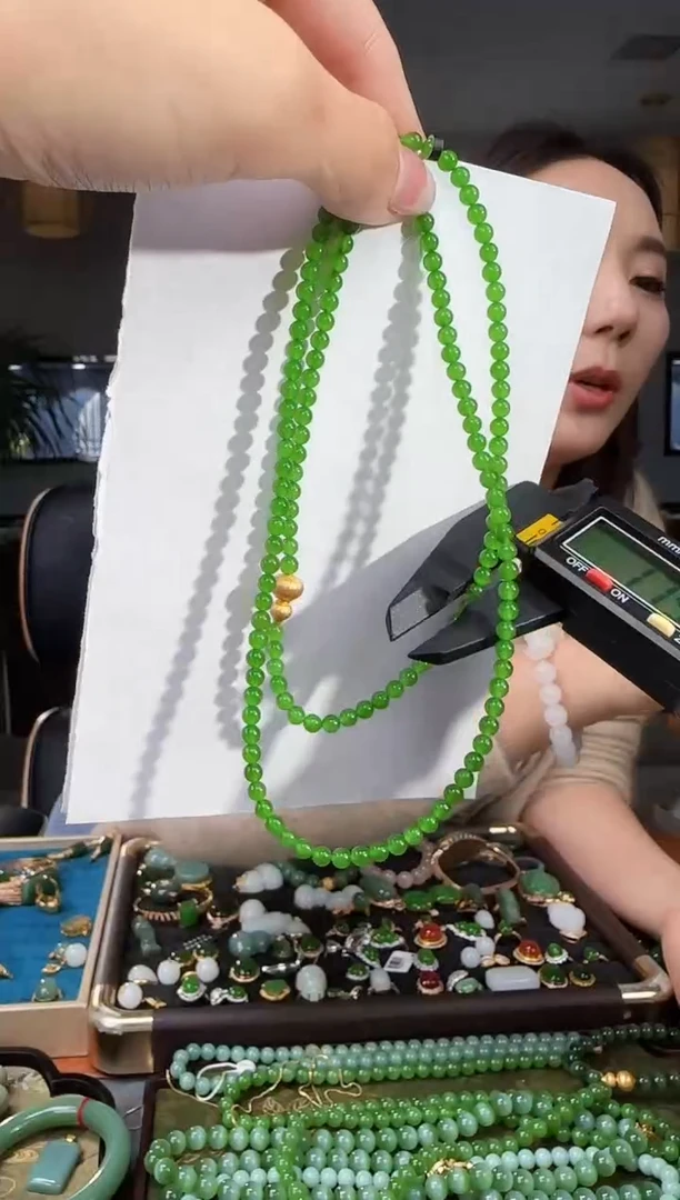 颈饰未镶嵌和田玉卡4