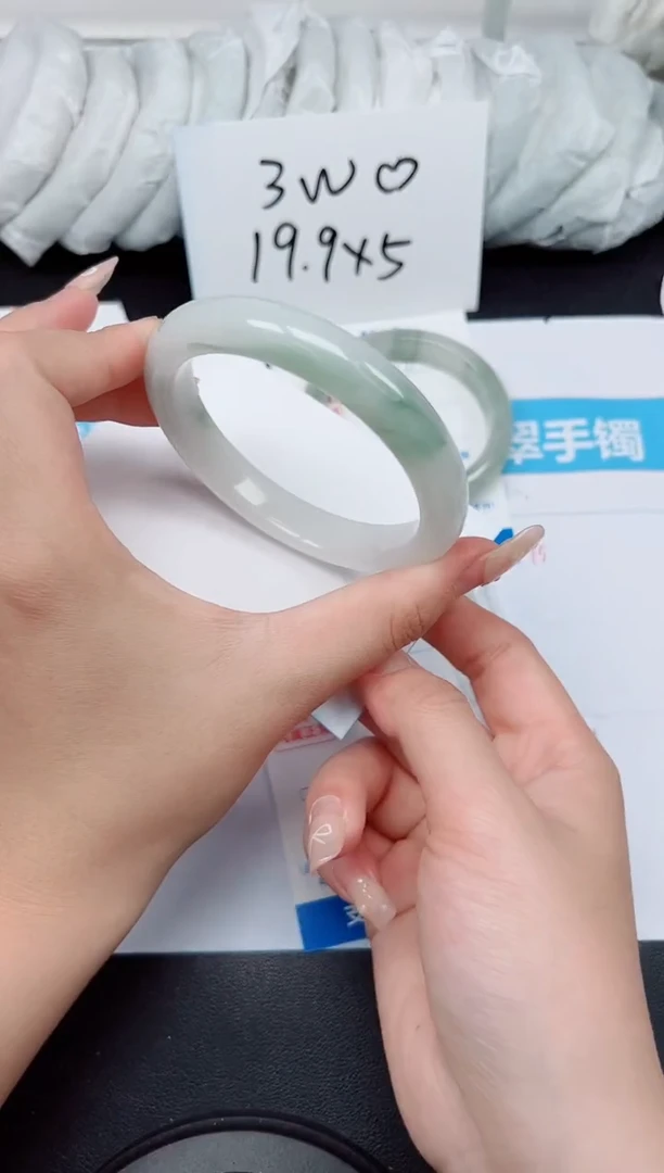 【闪购商品】石英质玉手镯未镶嵌G292-60.1