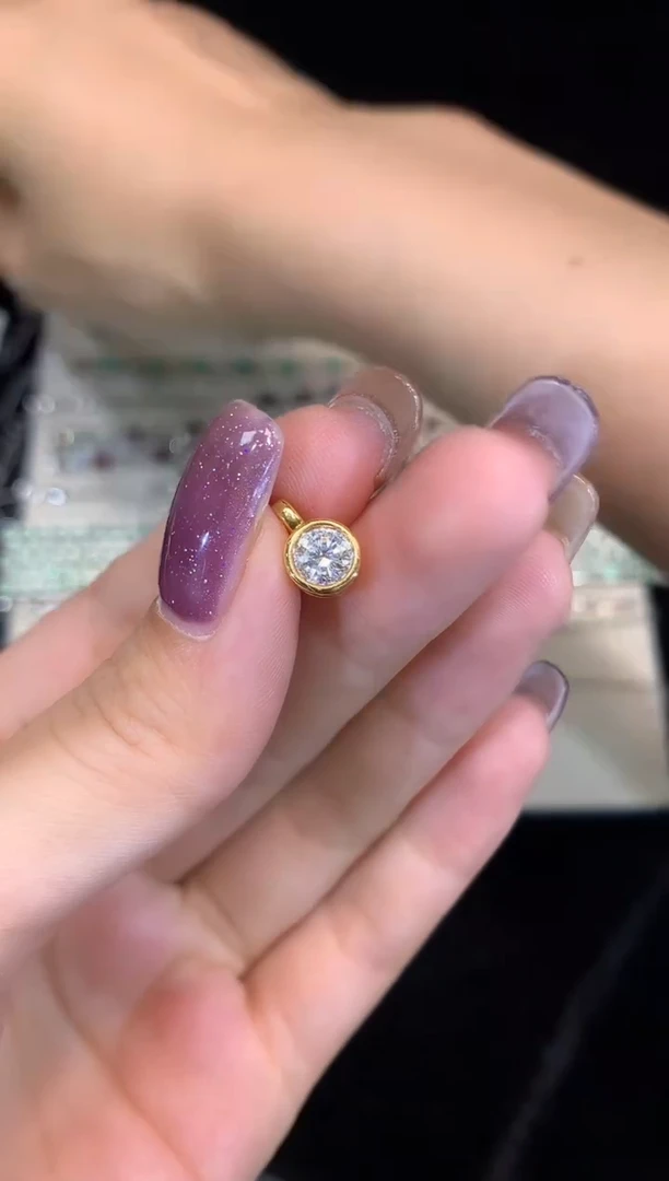 18K金吊坠(不含链)50分CY001