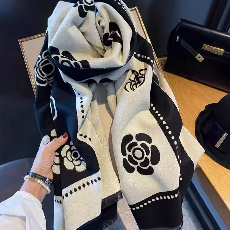 26年冬季爆款山茶花保暖围巾高档时尚百搭双面经典披肩围巾