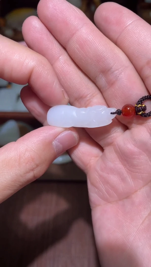 颈饰未镶嵌和田玉狗