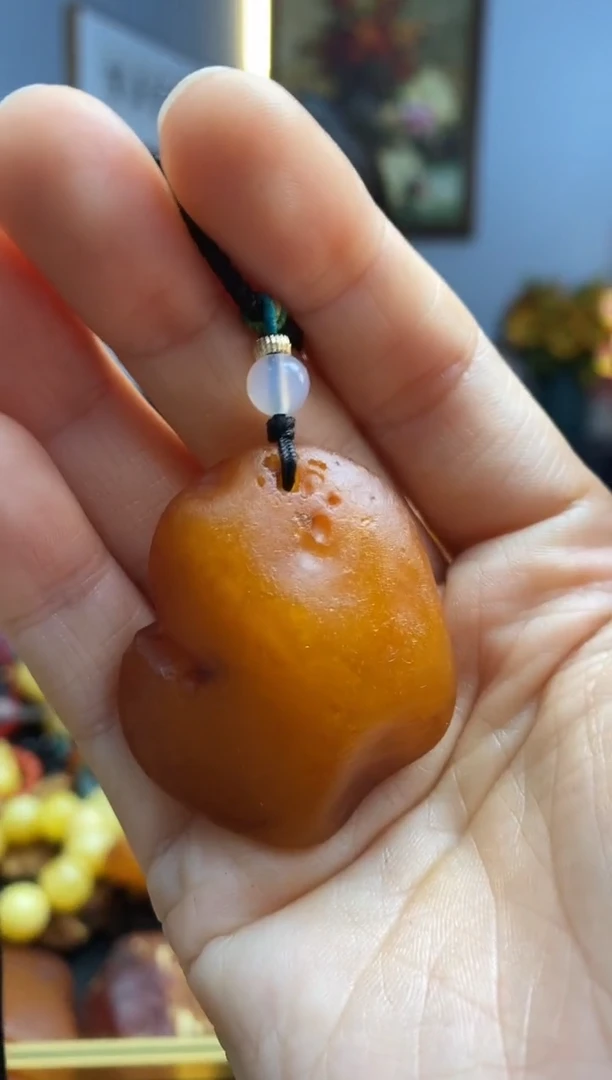 未镶嵌颈饰琥珀吊坠