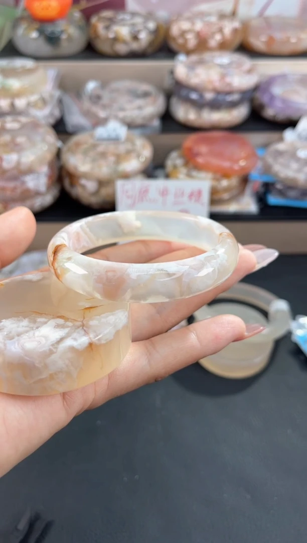 未镶嵌手镯石英质玉56