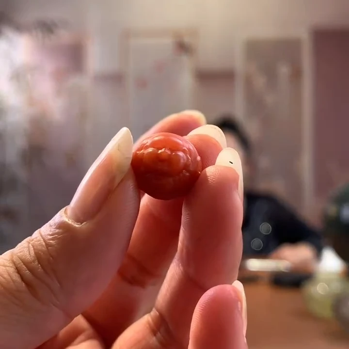 南红玛瑙财富双收雕花单珠一颗