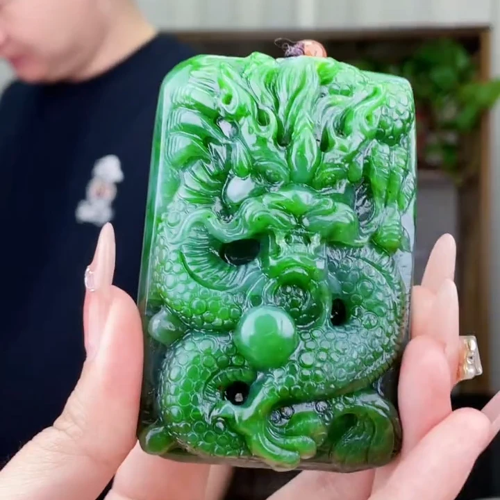 和田玉碧玉龙摆件（拍一发一，多样性发货！）