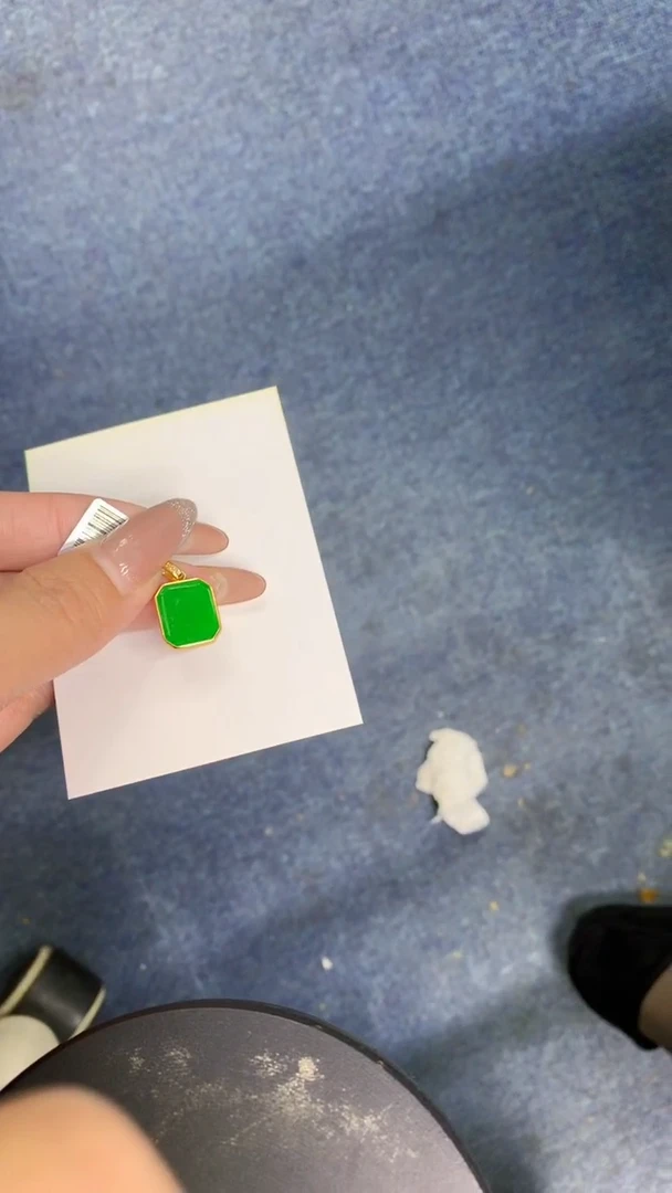 颈饰未镶嵌翡翠1