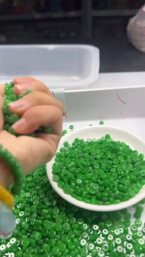 翡翠未镶嵌颈饰w1700辣绿翡算盘6*3mm*30颗
