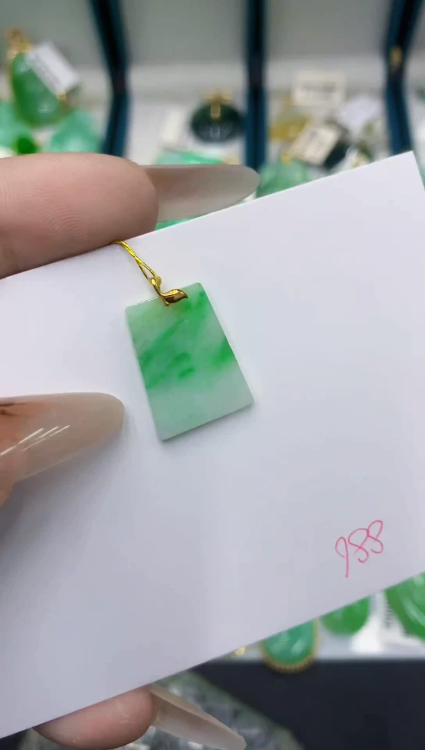 颈饰18K金镶嵌翡翠111111