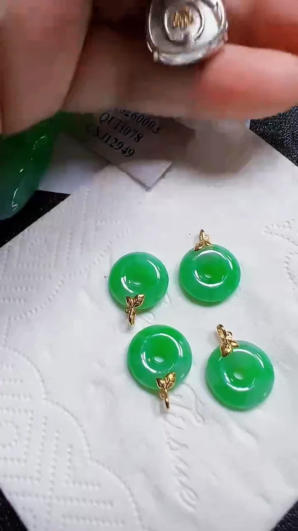 颈饰18K金镶嵌翡翠多样性发货发1