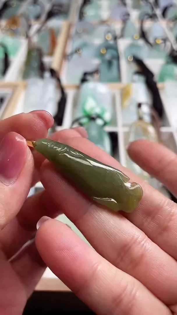 【闪购商品】翡翠颈饰未镶嵌11111111