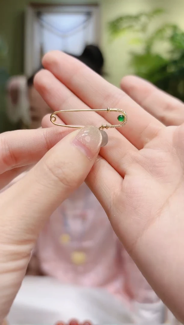 【闪购商品】翡翠胸饰18K金镶嵌黄翡翠胸针