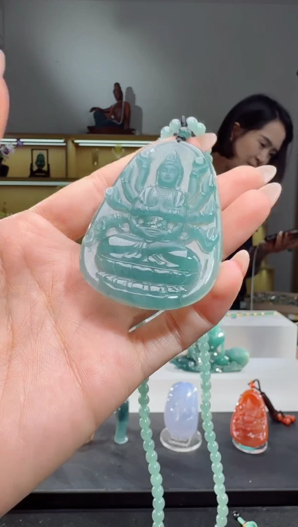 吊坠(赠链)未镶嵌翡翠千手（多样性发其一）