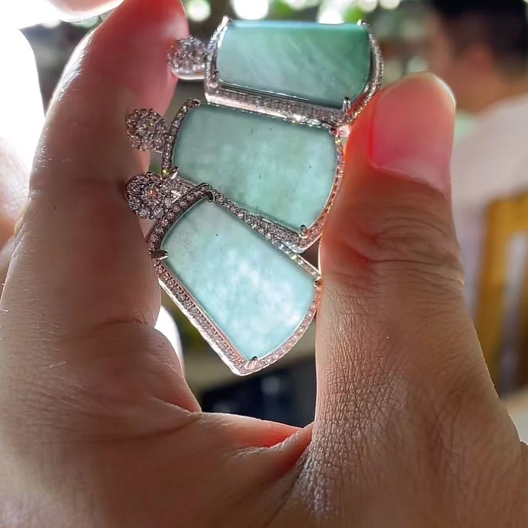 【玉经纶】-70672/Q55-天然A货翡翠吊坠-多样性发其—