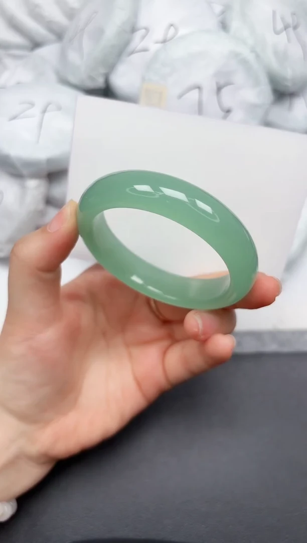 未镶嵌手镯石英质玉19-54.6