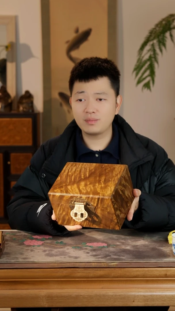 乌木类金丝楠乌木帝王黄首饰盒