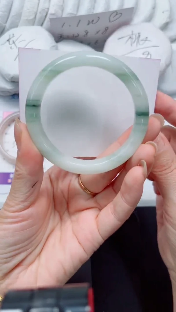 未镶嵌手镯石英质玉181-57.4