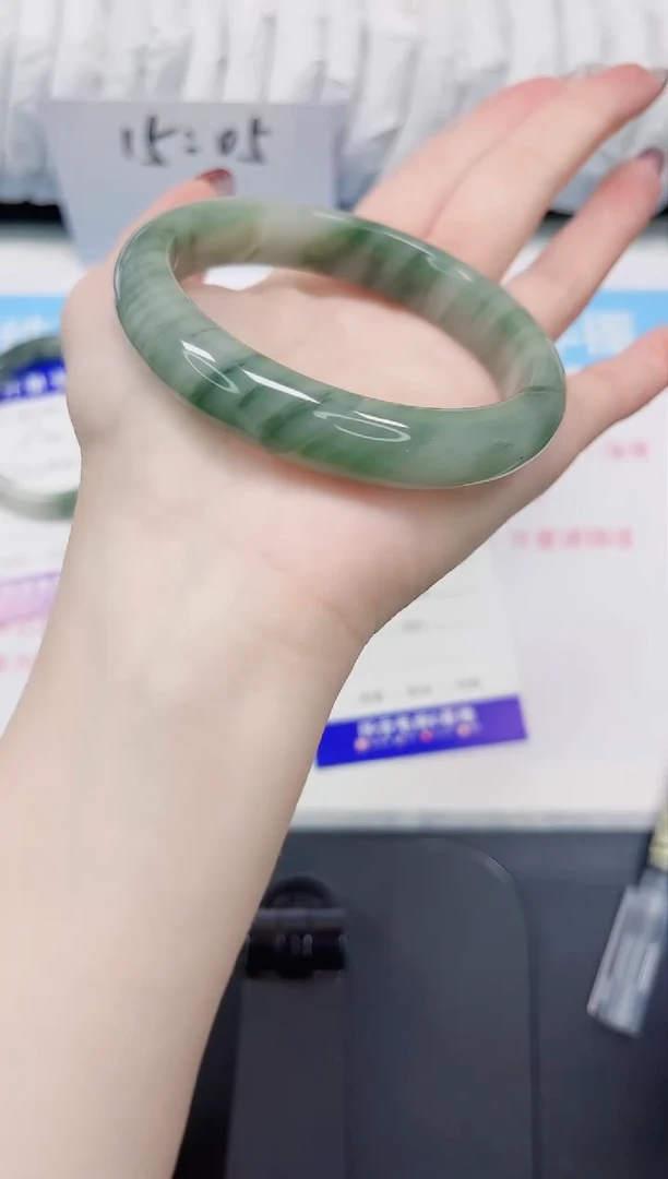 【闪购商品】石英质玉手镯未镶嵌105