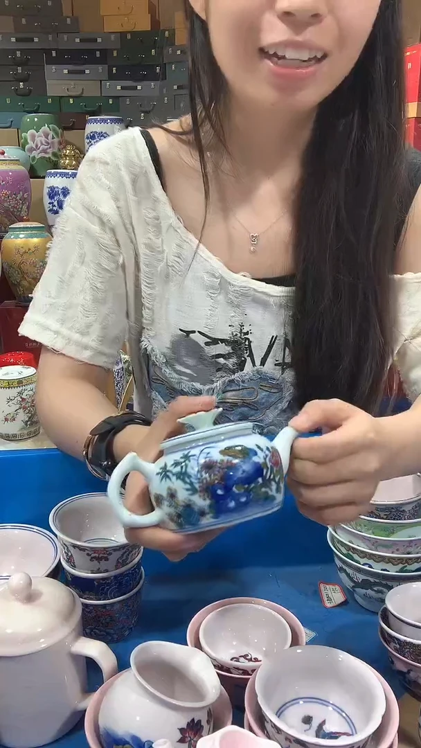 摆件景德镇陶瓷壶