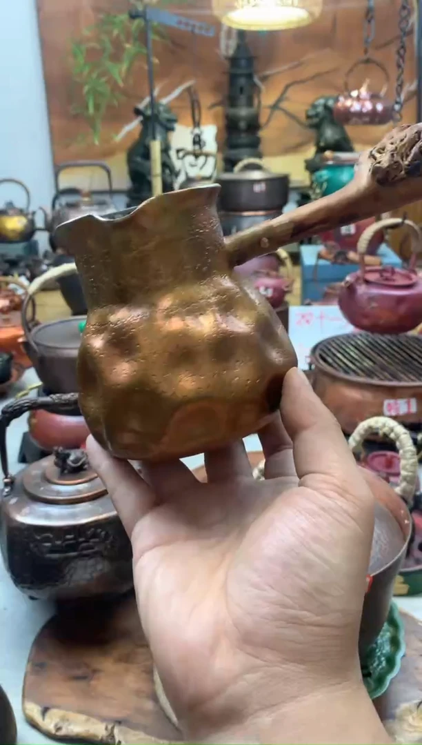 紫**桐650毫升包浆色陨石坑侧把罐罐  纯铜