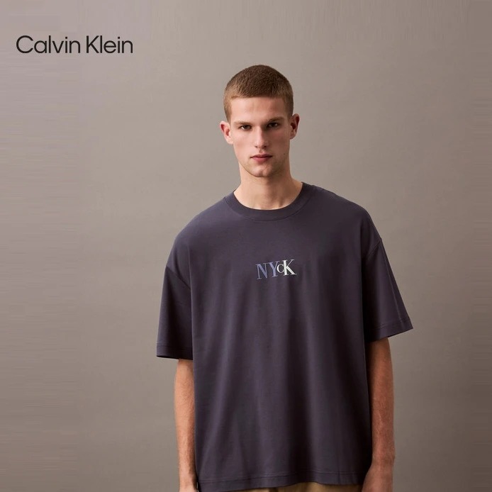 CK Jeans25春夏男士时尚年轻城市数码印花短袖T恤4RAB805