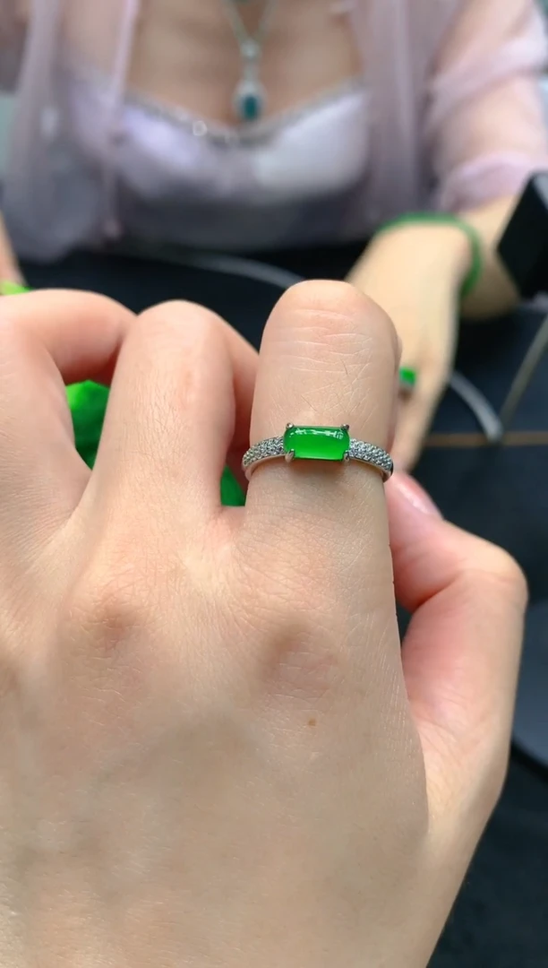 翡翠未镶嵌颈饰天然A货翡翠