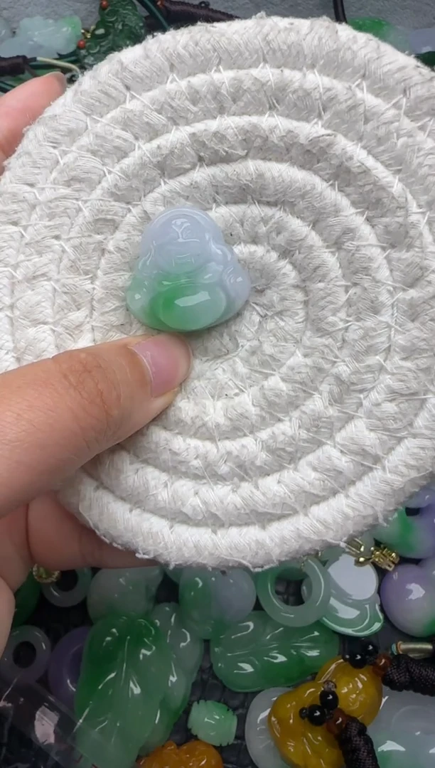 颈饰未镶嵌翡翠缅甸翡翠吊坠
