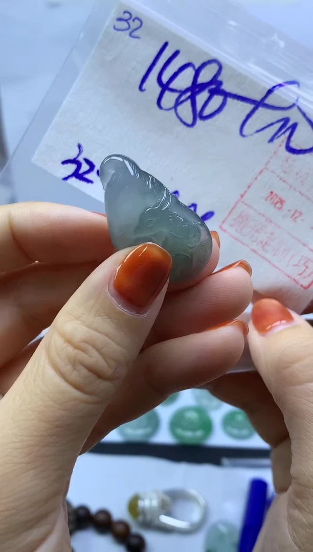 未镶嵌定制翡翠32九尾狐*1490元毛货需精抛光