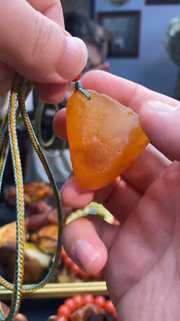 琥珀颈饰未镶嵌吊坠