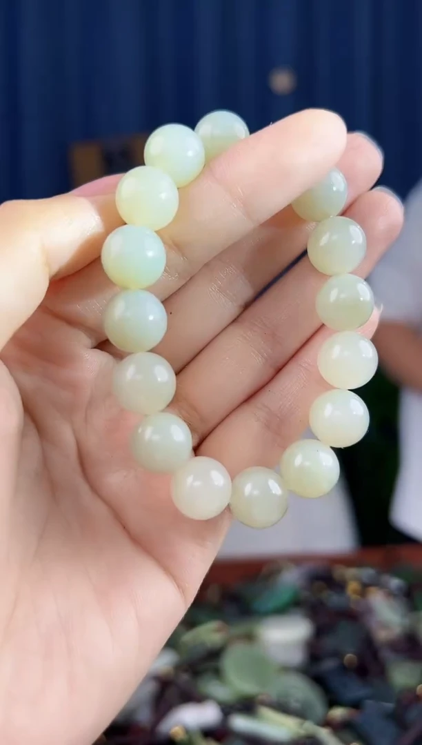 未镶嵌和田玉挂件拍一发一，多样性发货