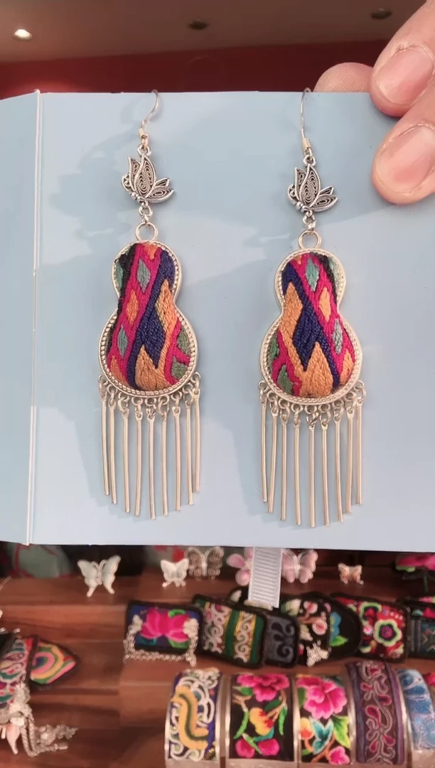 织绣苗银苗绣手工刺绣饰品26