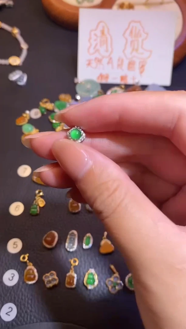 颈饰银S925镶嵌翡翠天然a货翡翠