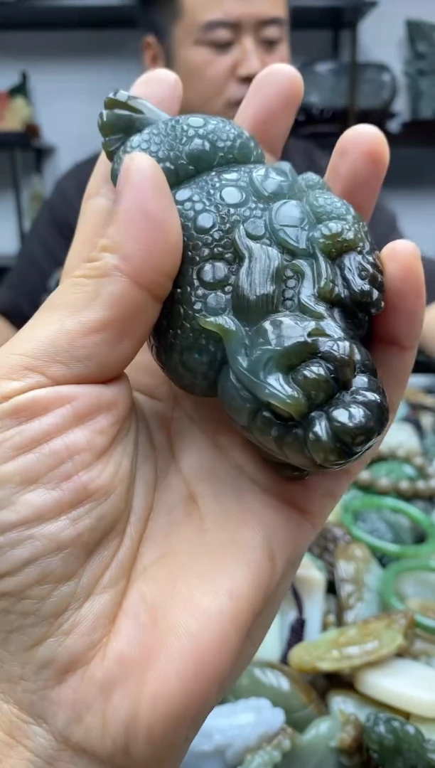 未镶嵌和田玉摆件1