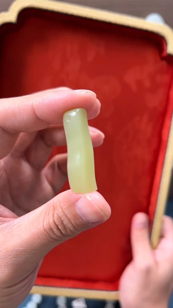 未镶嵌和田玉挂件黄玉小印章（俄）