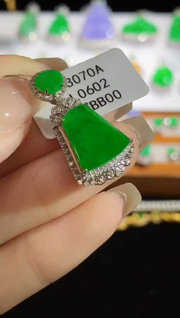 翡翠18K金镶嵌吊坠(不含链)L0602多样性发其一