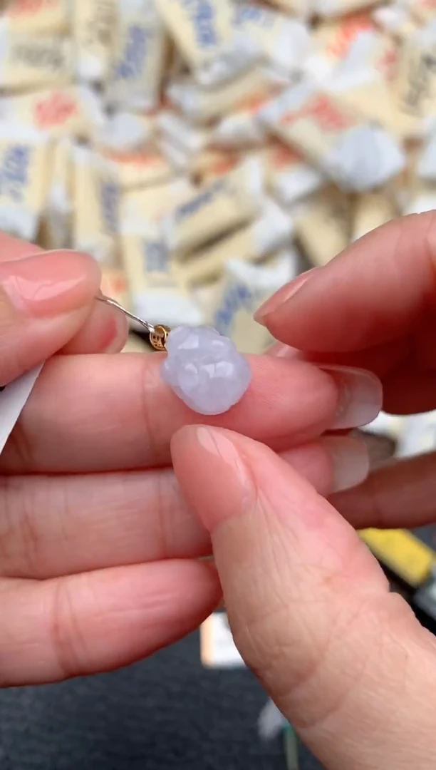 18K金镶嵌挂件翡翠一