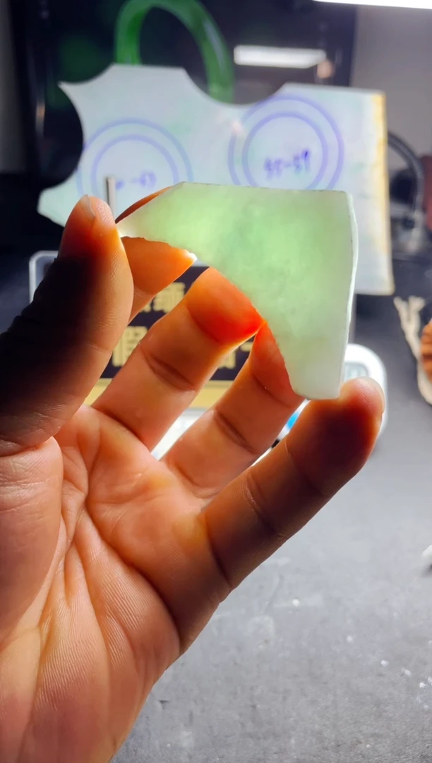 颈饰未镶嵌翡翠如*翡翠