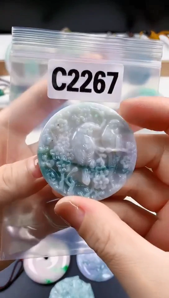 颈饰未镶嵌翡翠天然翡翠吊坠挂件