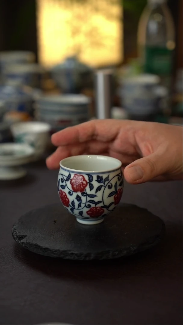 景德镇全手工手绘青花釉里红瓜果主人杯