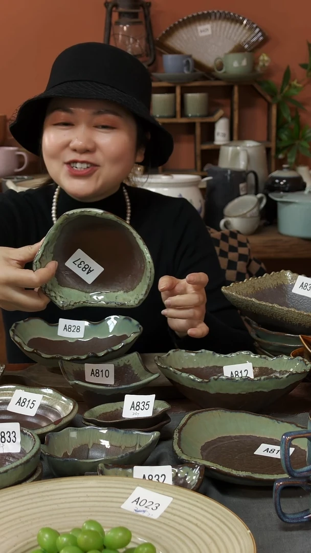 陶瓷A837 一只异形红泥碗微瑕14.5*4.5