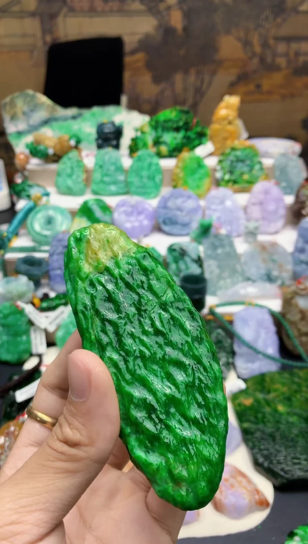 颈饰未镶嵌翡翠简*?天然A货翡翠